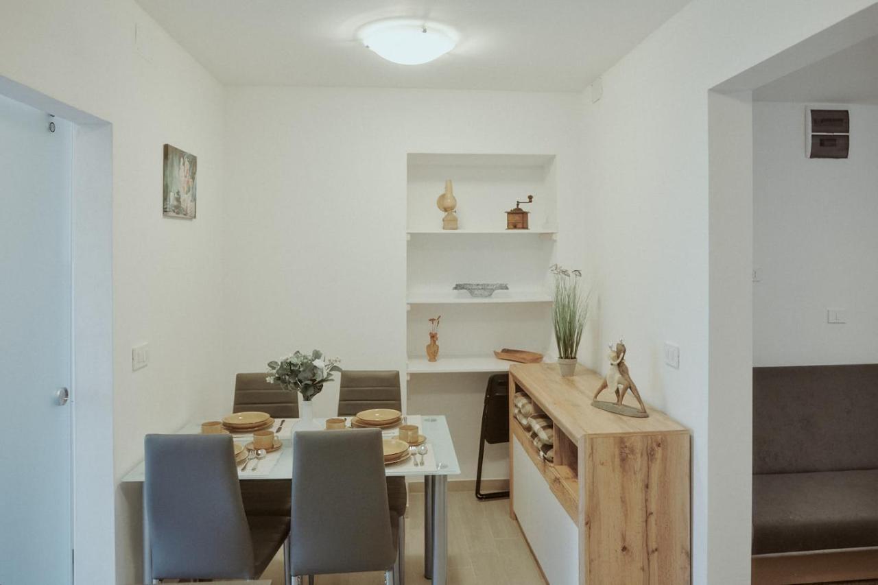 Apartments Pr' Stormanu Kanal Ngoại thất bức ảnh