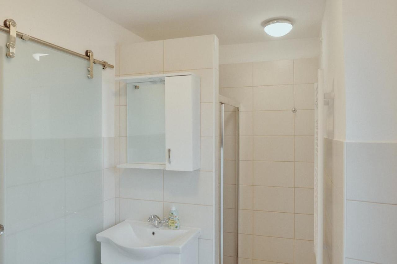 Apartments Pr' Stormanu Kanal Ngoại thất bức ảnh